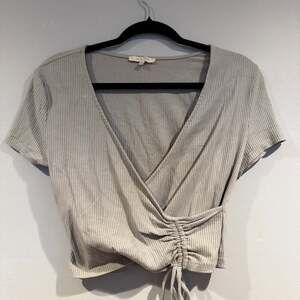 Love Tree Women's Ribbed Knit Short Sleeve Cropped Top